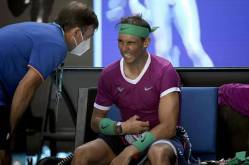 Rafael Nadal se califica în semifinale cu stari de slabiciune si dureri in stomac sau piept. Cadere fizică majoră: „Mi-au luat tensiunea. Nu am mai putut sa respir cum trebuie”