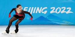 Kamila Valieva a cedat mental in finala olimpica la patinaj artistic. N-a prins nici macar podiumul dupa doua cazaturi!