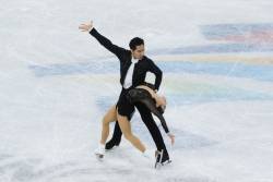 Chinezii le sufla aurul rusilor la patinaj artistic in proba perechilor si urca pe trei in ierarhia pe medalii