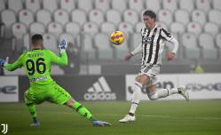 Fenomenul Dusan Vlahovic a marcat la debutul pentru Juventus. Evolutie uluitoare in cariera comparativ cu un Dennis Man al nostru