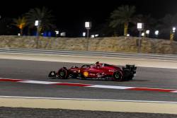 Ferrari obtine dubla in Bahrain. Dezastru pentru Red Bull si un podium nesperat obtinut de Hamilton