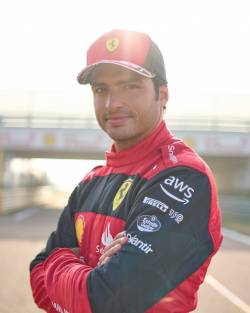 Carlos Sainz si-a prelungit oficial contractul cu Ferrari