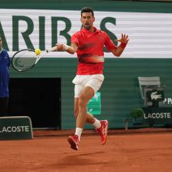 Novak Djokovic are meciul lui cu publicul de la Roland Garros. Spectatorii l-au fluierat la prima aparitie din 2022
