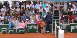 Incident la Roland Garros cu Irina Begu in prim plan. A lovit cu racheta un spectator! (VIDEO)