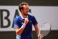 Rusul Daniil Medvedev isi face loc in turul 3 la Roland Garros
