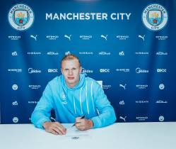 Erling Haaland a semnat oficial cu Manchester City