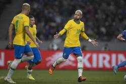 Neymar aduce victoria Braziliei in Japonia