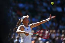 Simona Halep paraseste turneul de la Wimbledon in semifinale tradata de serviciu. N-a avut nicio sansa in fata unei jucatoare de 23 de ani