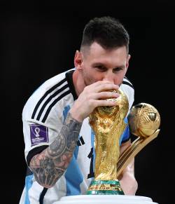 Messi a revenit asupra deciziei de retragere din nationala