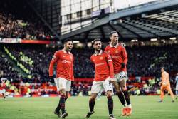 Manchester United intoarce spectaculos rezultatul si castiga derby-ul cu Manchester City