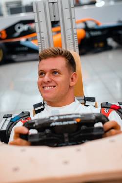 Mick Schumacher, rezerva si la McLaren