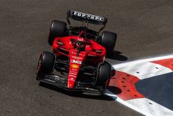 Pole position pentru Ferrari la Baku