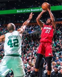 Miami Heat revine de la -12 și obține victoria în primul meci al finalei din Est