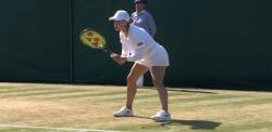 Ana Bogdan, eliminată în turul 3 la Wimbledon după ce a ratat cinci mingi de set. Un spectator n-a mai rezistat: ”Hai, Ana, să plecăm și noi acasă”
