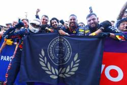 Verstappen câștigă în Japonia, Red Bull campioană mondială. Perez, incident nemaivăzut în F1