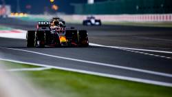 Verstappen, start perfect în Qatar unde poate obține al treilea titlu mondial consecutiv