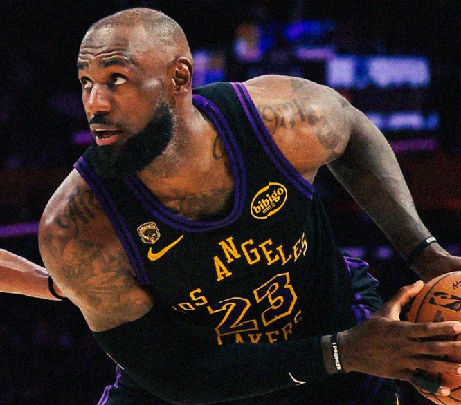 LeBron James domină pentru Lakers în NBA